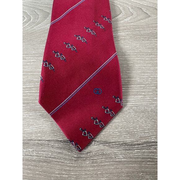 Gucci Men’s 100% Silk Tie Red Equestrian Horsebit Pattern Made in Italy - Picture 2 of 6